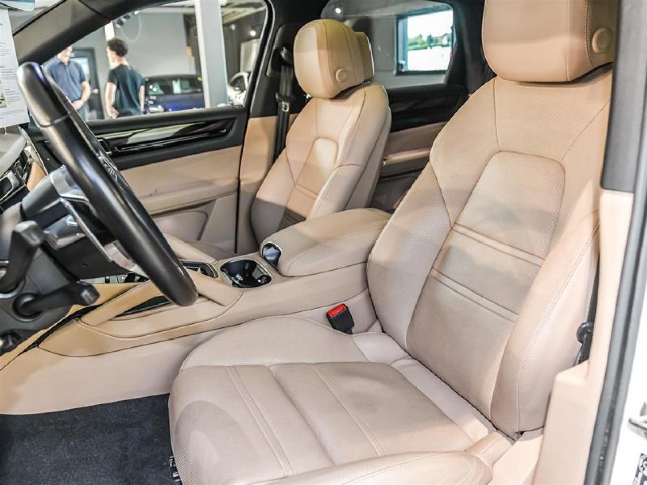 2022 Porsche Cayenne E-Hybrid Photo