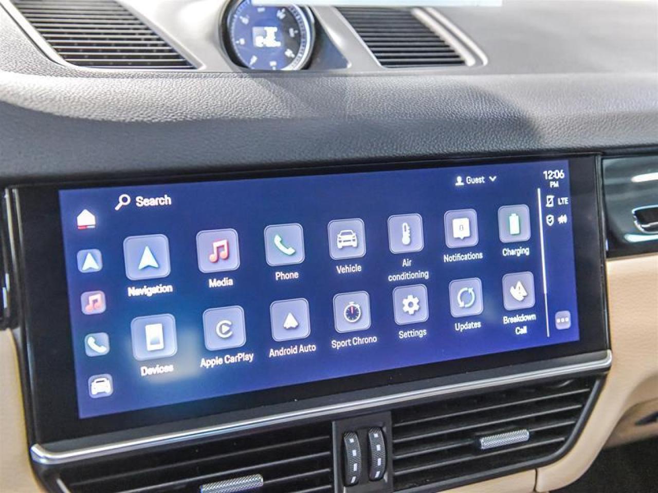 2022 Porsche Cayenne E-Hybrid Photo