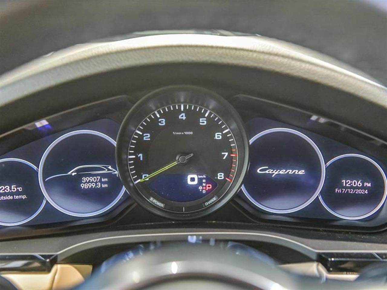 2022 Porsche Cayenne E-Hybrid Photo