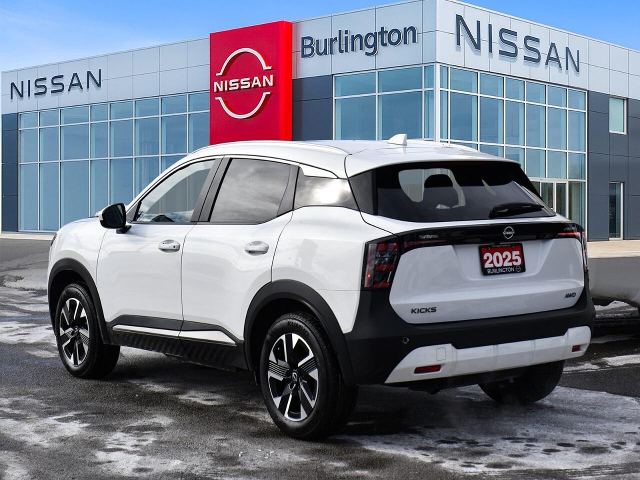 2025 Nissan Kicks SV AWD, DEMO CLEARANCE !! Photo