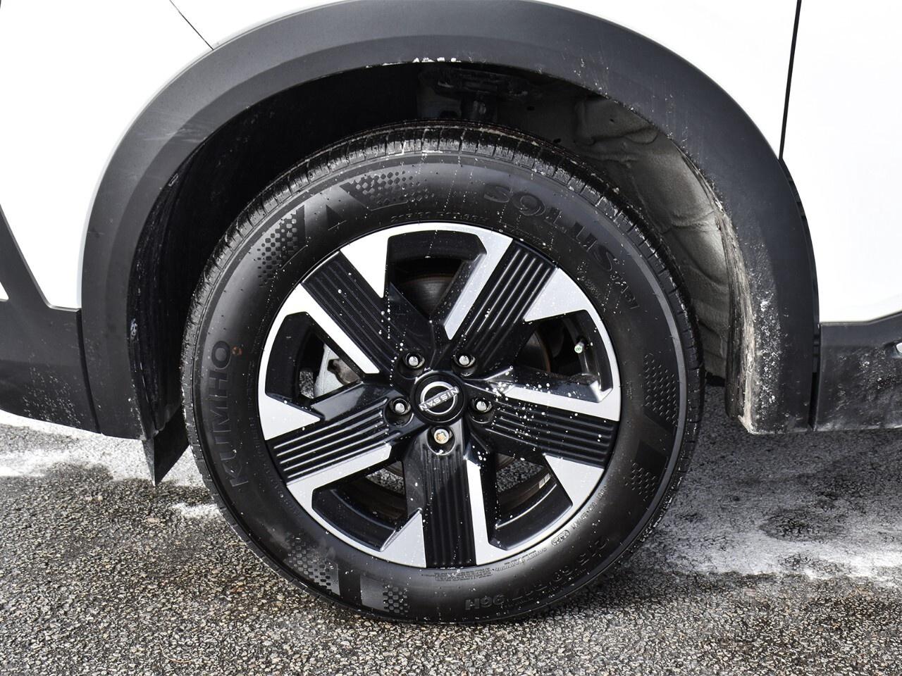 2025 Nissan Kicks SV AWD, DEMO CLEARANCE !! Photo