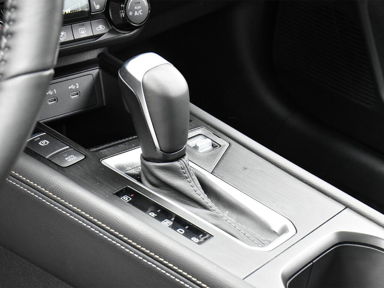 2025 Nissan Kicks SV AWD, DEMO CLEARANCE !! Photo