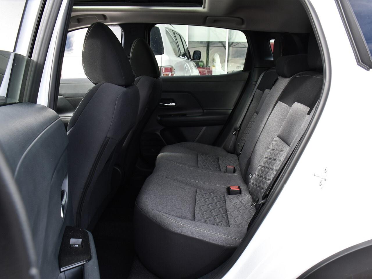 2025 Nissan Kicks SV AWD, DEMO CLEARANCE !! Photo