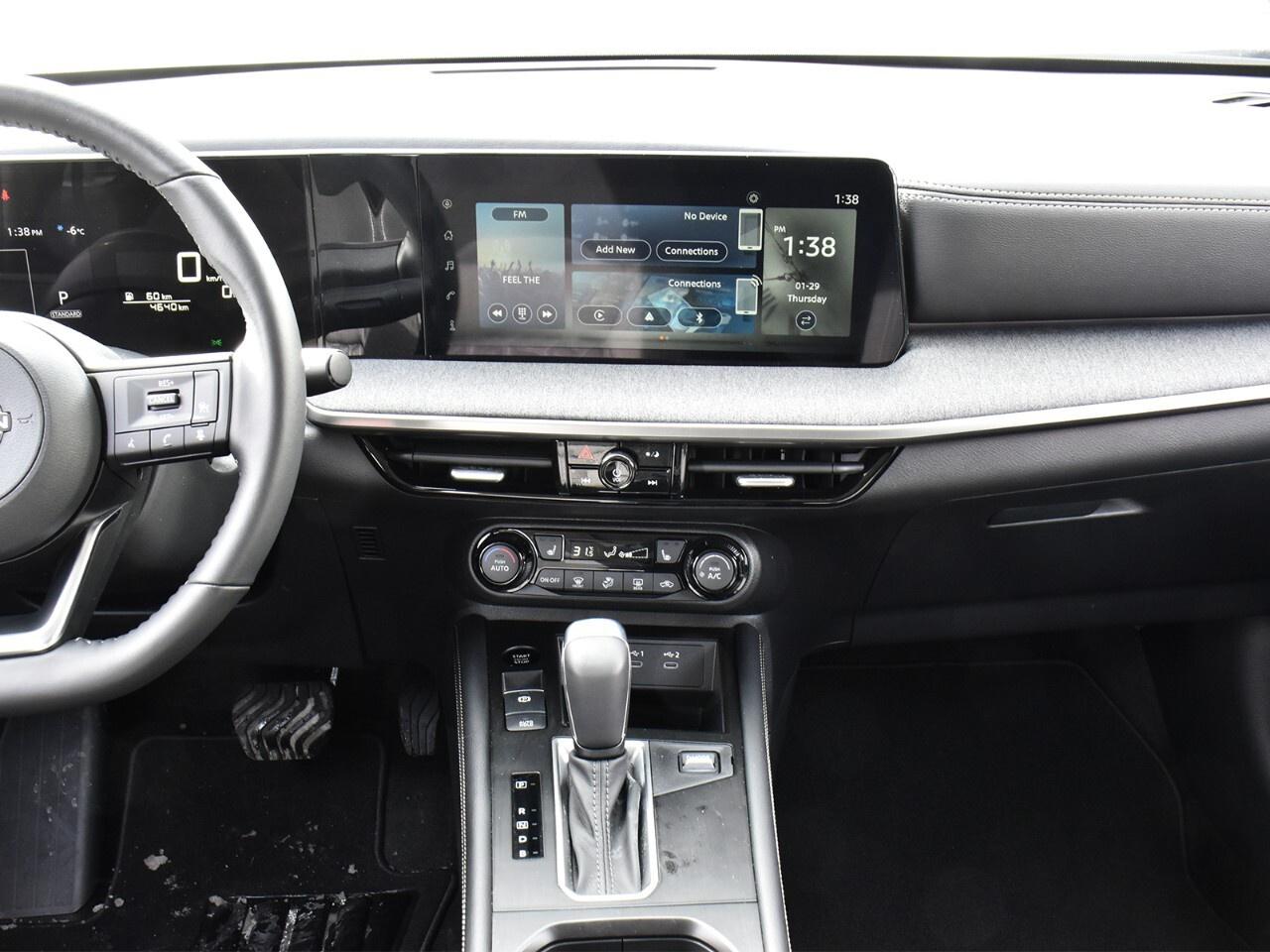 2025 Nissan Kicks SV AWD, DEMO CLEARANCE !! Photo