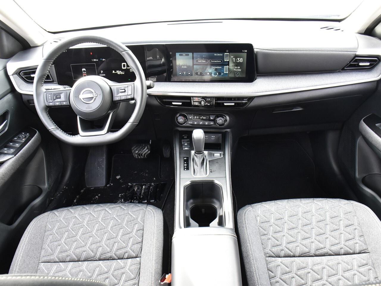 2025 Nissan Kicks SV AWD, DEMO CLEARANCE !! Photo