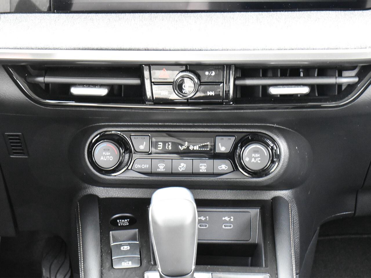 2025 Nissan Kicks SV AWD, DEMO CLEARANCE !! Photo