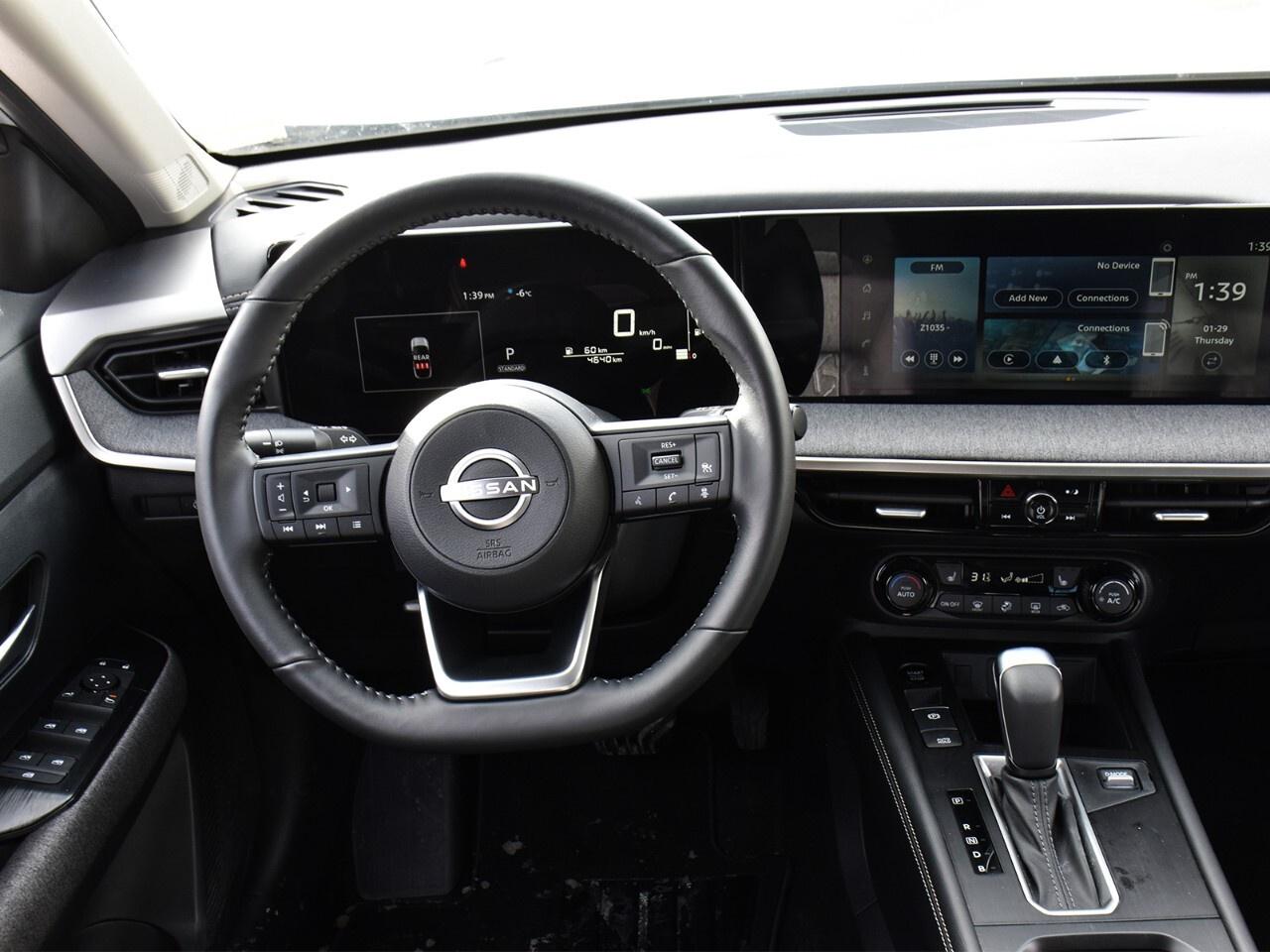 2025 Nissan Kicks SV AWD, DEMO CLEARANCE !! Photo