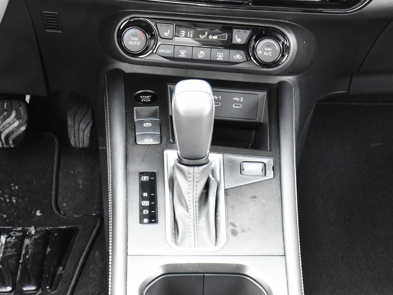 2025 Nissan Kicks SV AWD, DEMO CLEARANCE !! Photo