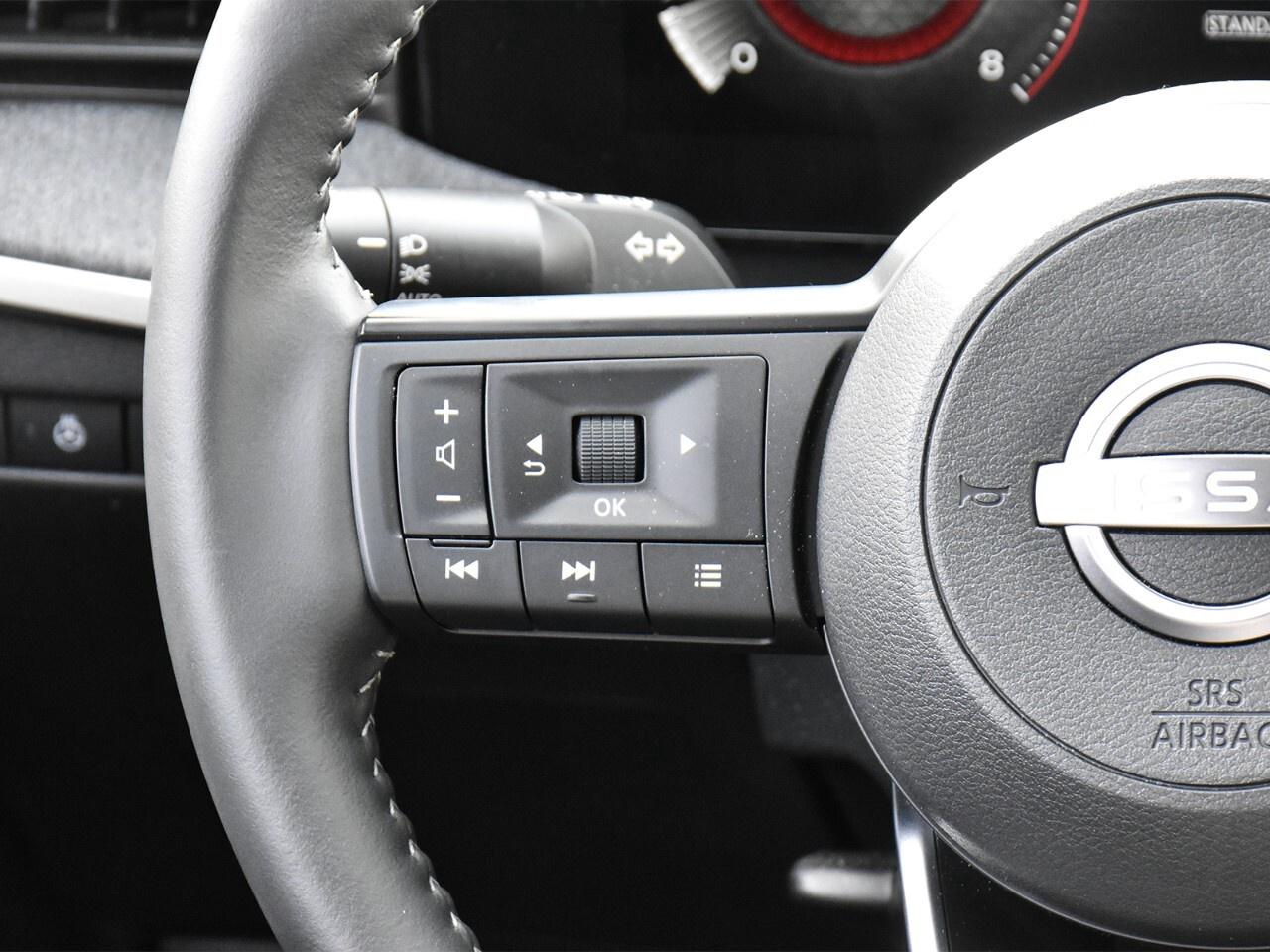 2025 Nissan Kicks SV AWD, DEMO CLEARANCE !! Photo