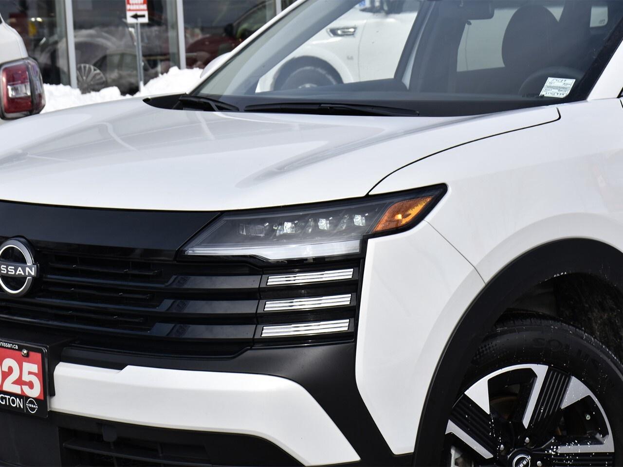 2025 Nissan Kicks SV AWD, DEMO CLEARANCE !! Photo