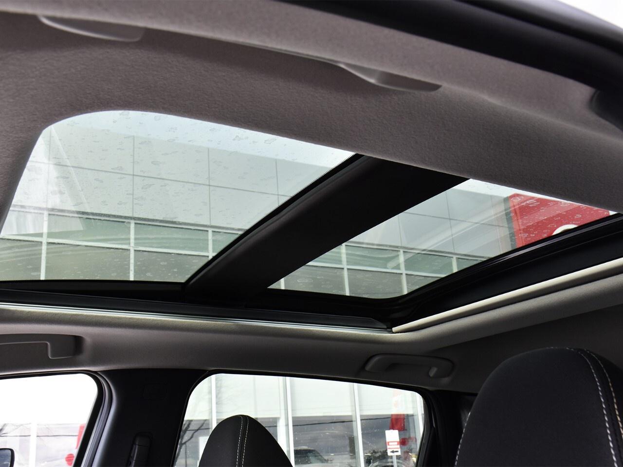 2025 Nissan Kicks SV AWD, DEMO CLEARANCE !! Photo
