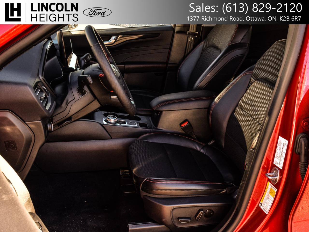 2025 Ford Escape ST-Line Elite AWD Photo