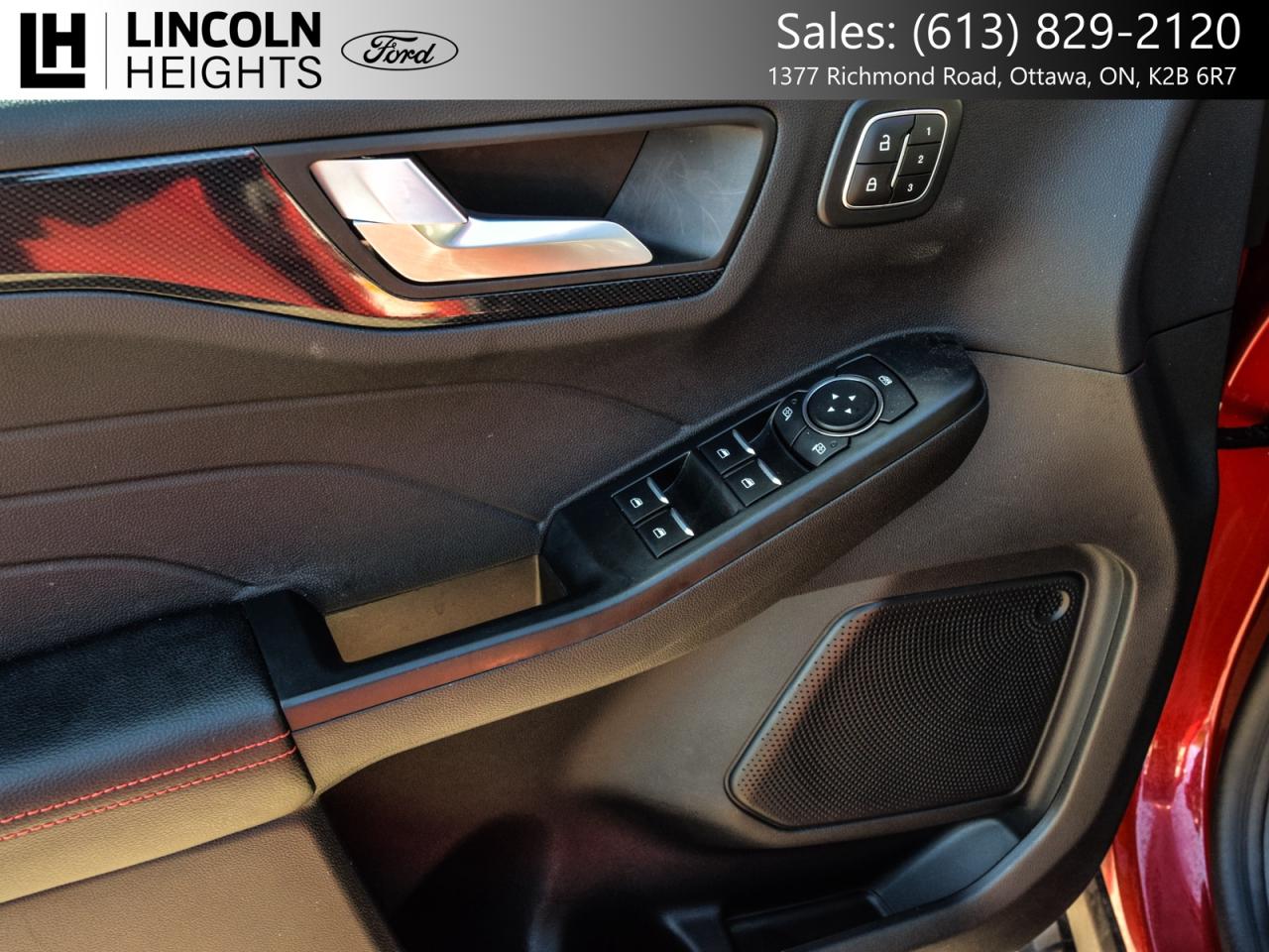 2025 Ford Escape ST-Line Elite AWD Photo