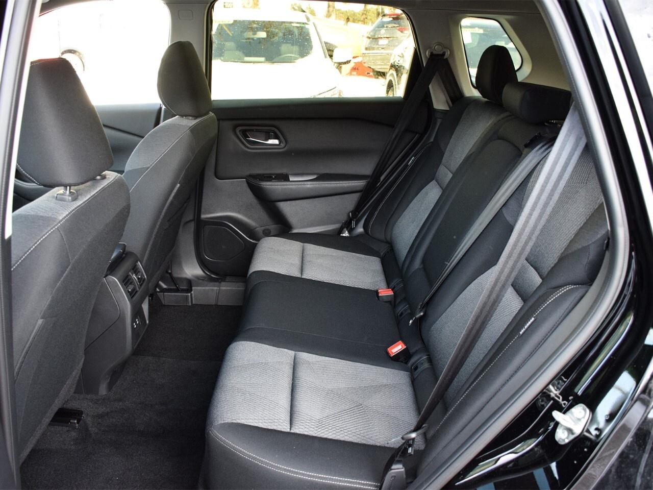 2025 Nissan Rogue AWD SV MOONROOF, DEMO CLEARANCE !! Photo