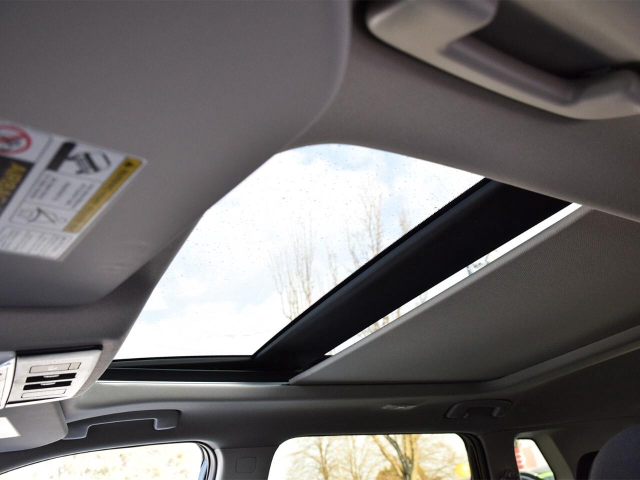 2025 Nissan Rogue AWD SV MOONROOF, DEMO CLEARANCE !! Photo