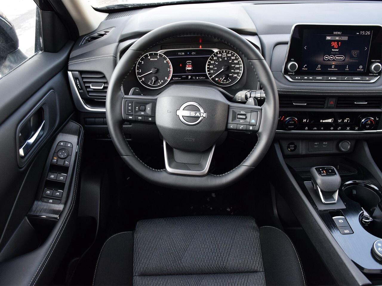 2025 Nissan Rogue AWD SV MOONROOF, DEMO CLEARANCE !! Photo