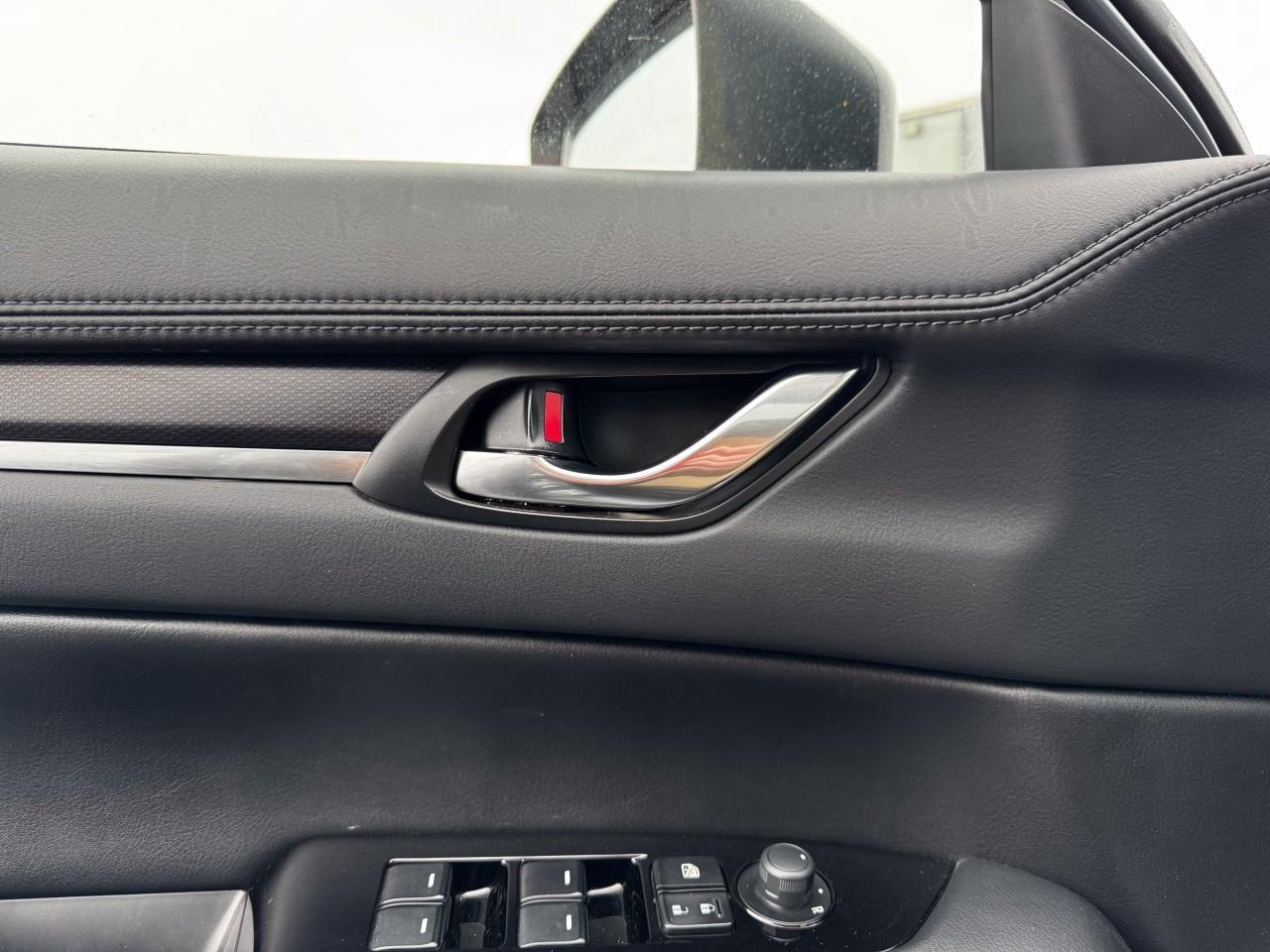 2022 Mazda CX-5 Kuro Edition Photo