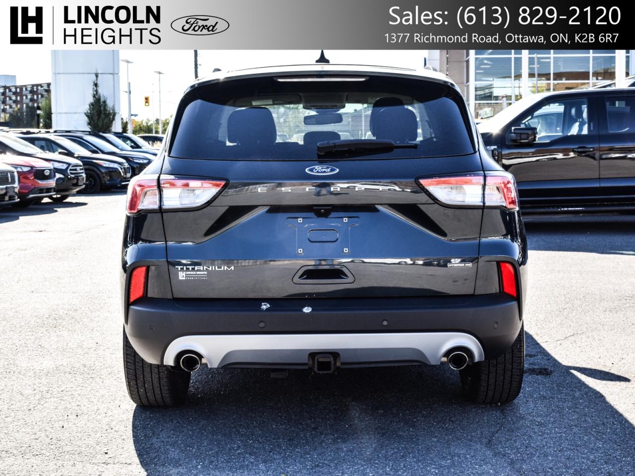 2022 Ford Escape Titanium AWD Photo4