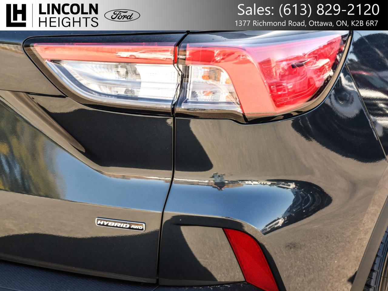 2022 Ford Escape Titanium AWD Photo