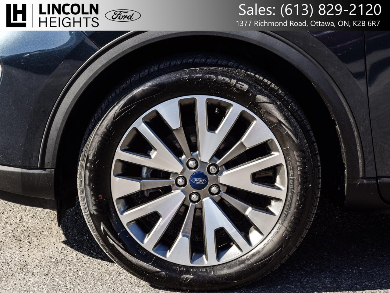 2022 Ford Escape Titanium AWD Photo