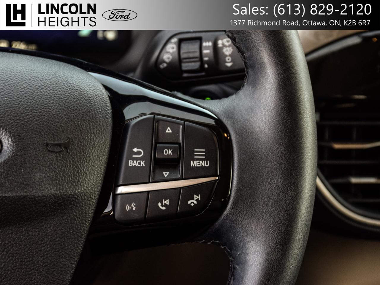 2022 Ford Escape Titanium AWD Photo