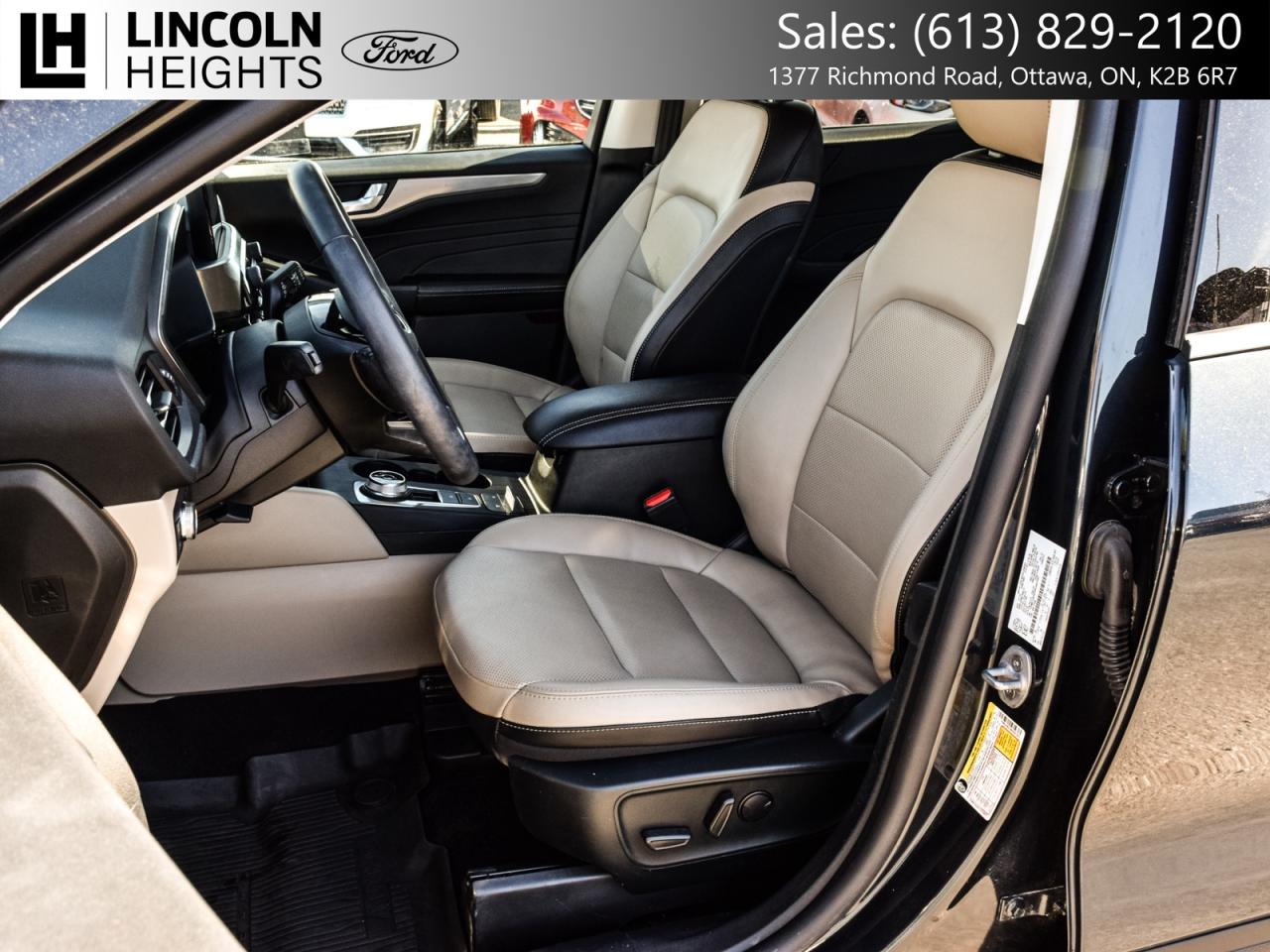 2022 Ford Escape Titanium AWD Photo