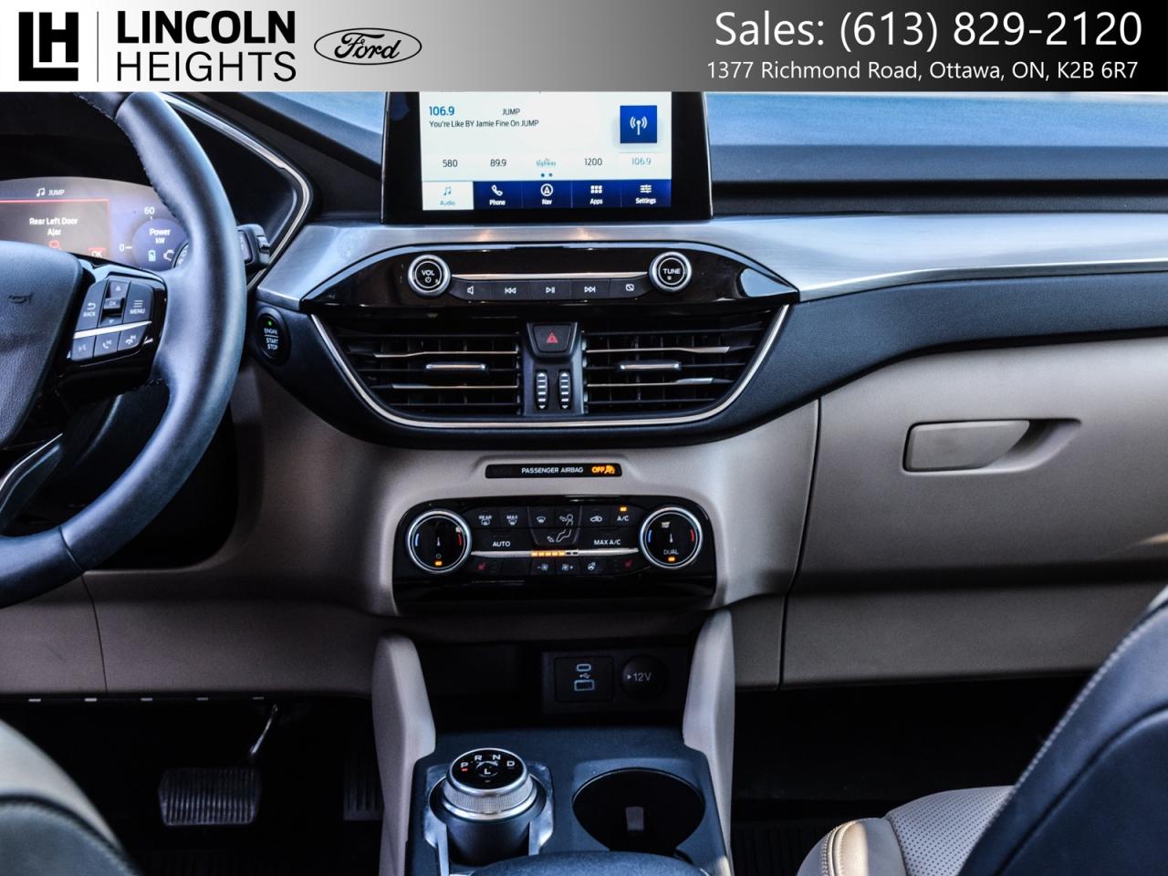 2022 Ford Escape Titanium AWD Photo