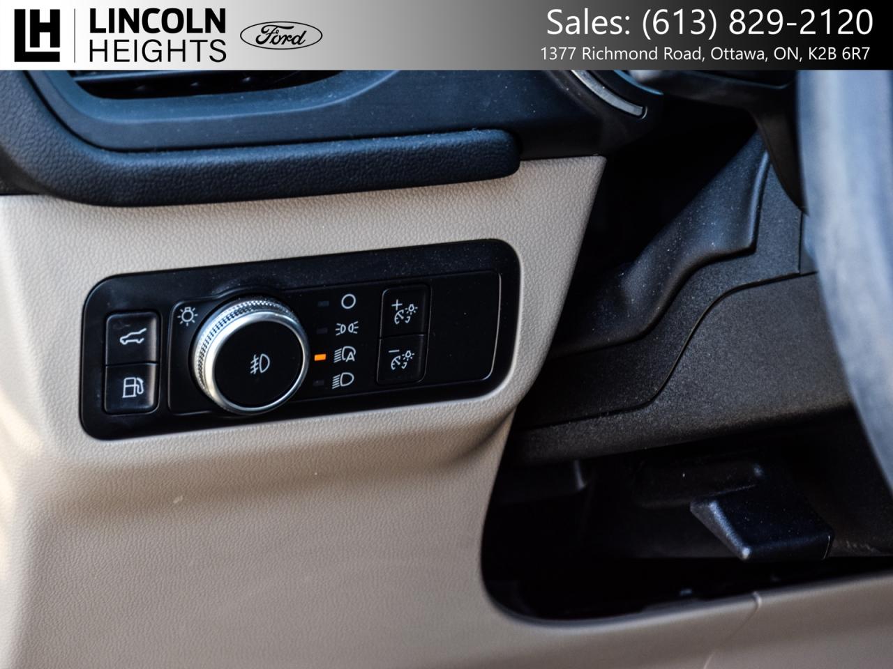 2022 Ford Escape Titanium AWD Photo