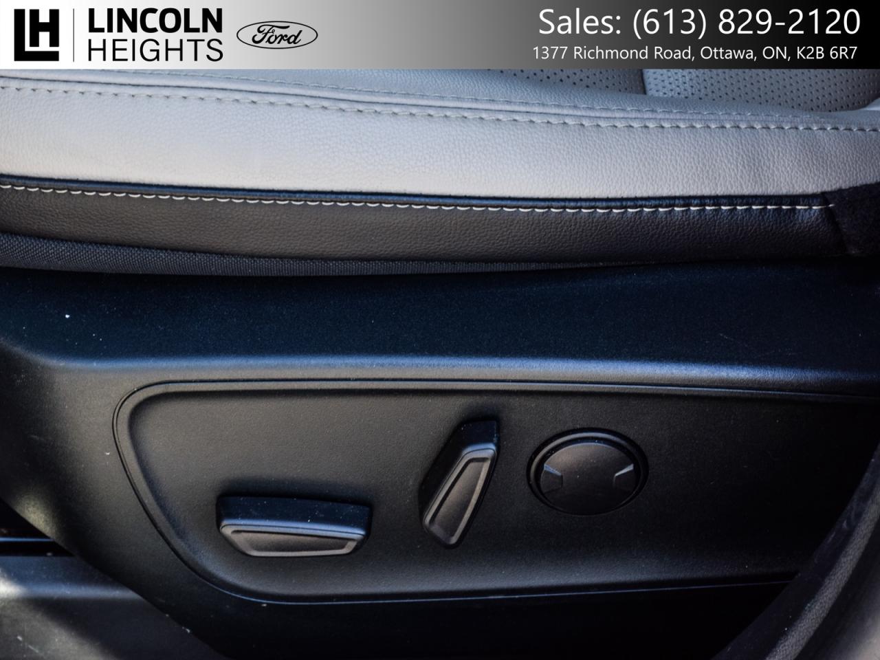 2022 Ford Escape Titanium AWD Photo