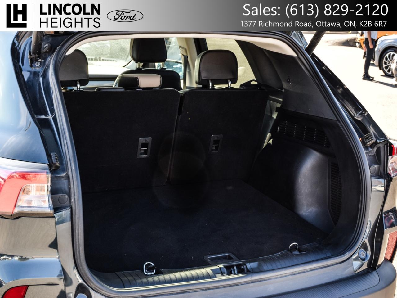 2022 Ford Escape Titanium AWD Photo