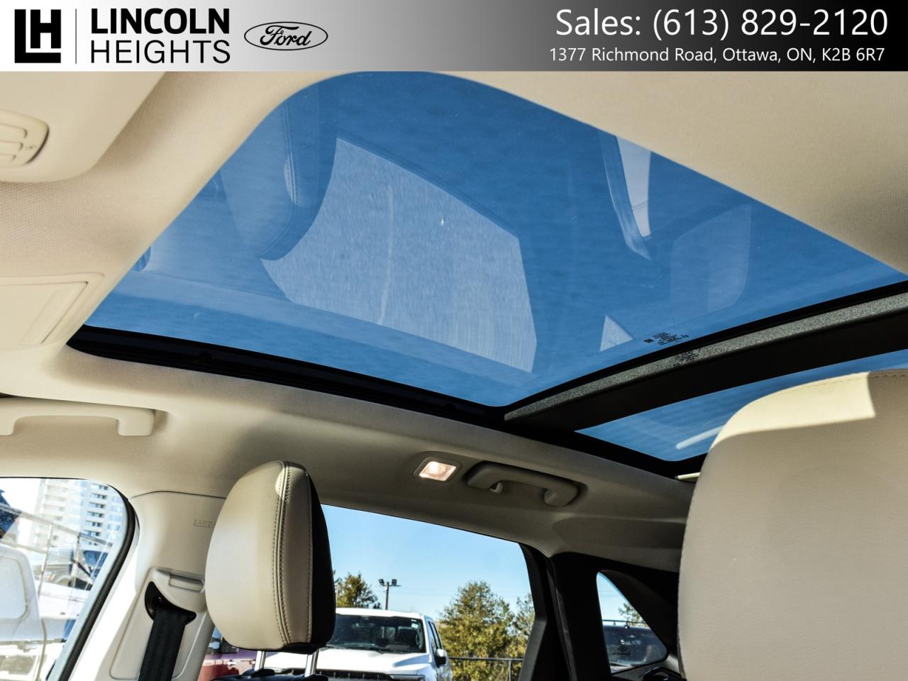 2022 Ford Escape Titanium AWD Photo