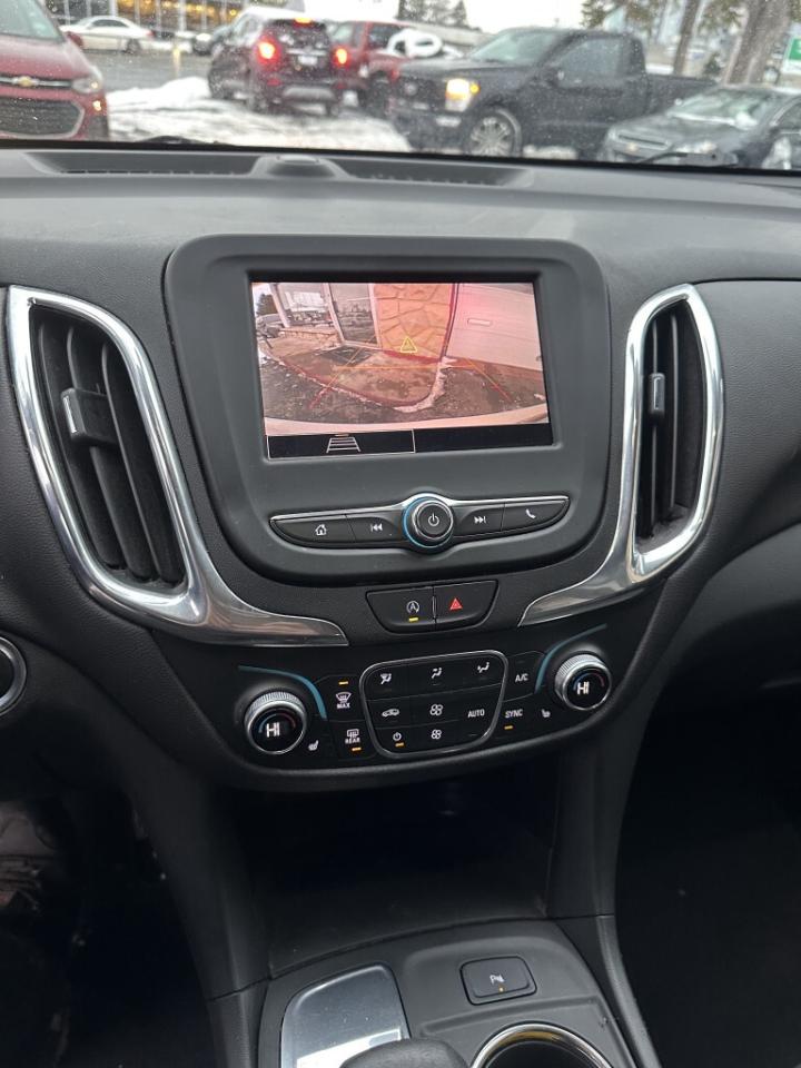 2022 Chevrolet Equinox FWD 4dr LT w/1LT Photo