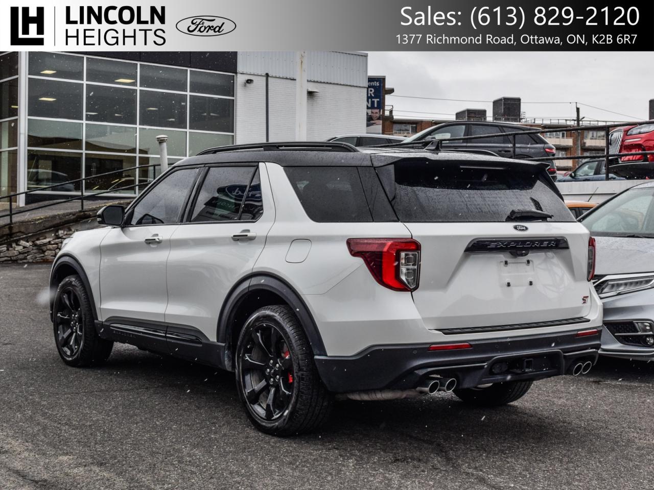 2023 Ford Explorer ST 4WD Photo