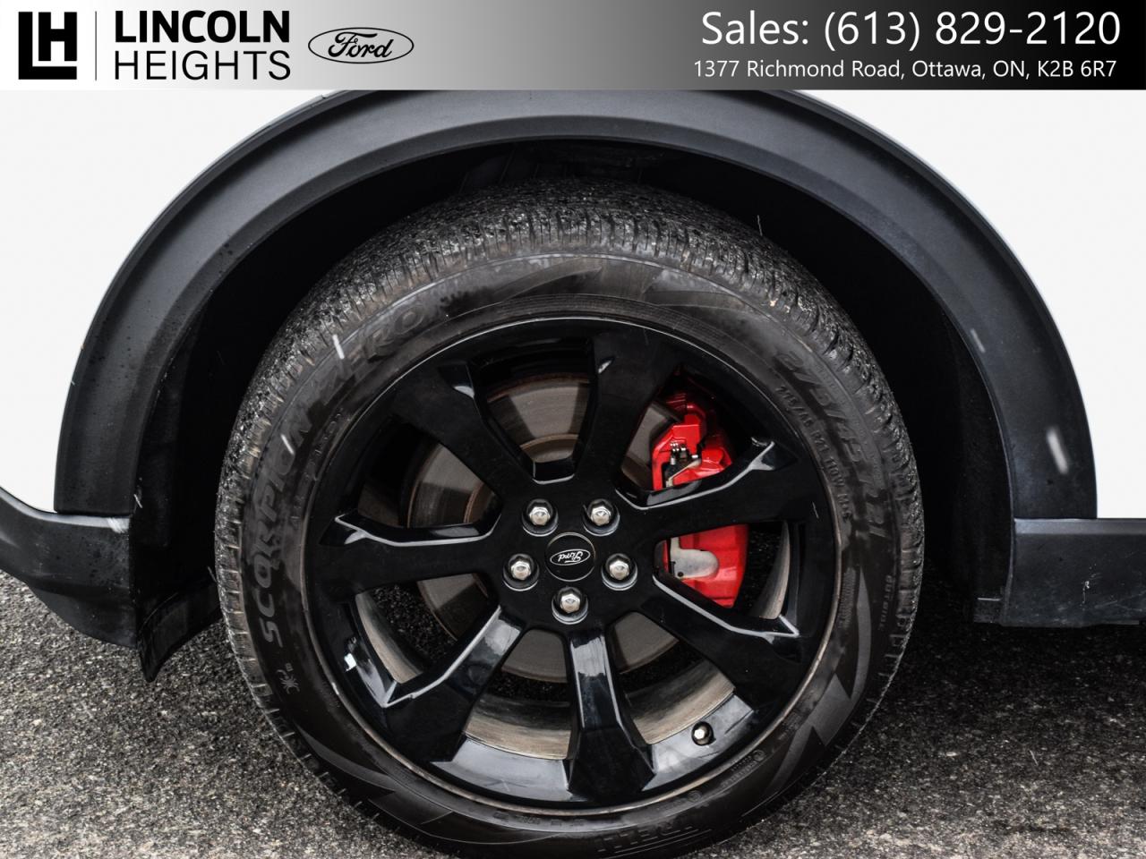 2023 Ford Explorer ST 4WD Photo