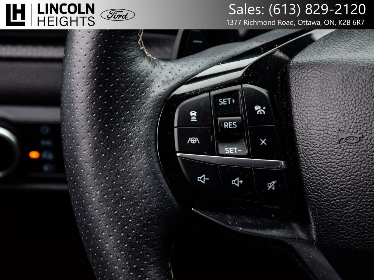 2023 Ford Explorer ST 4WD Photo