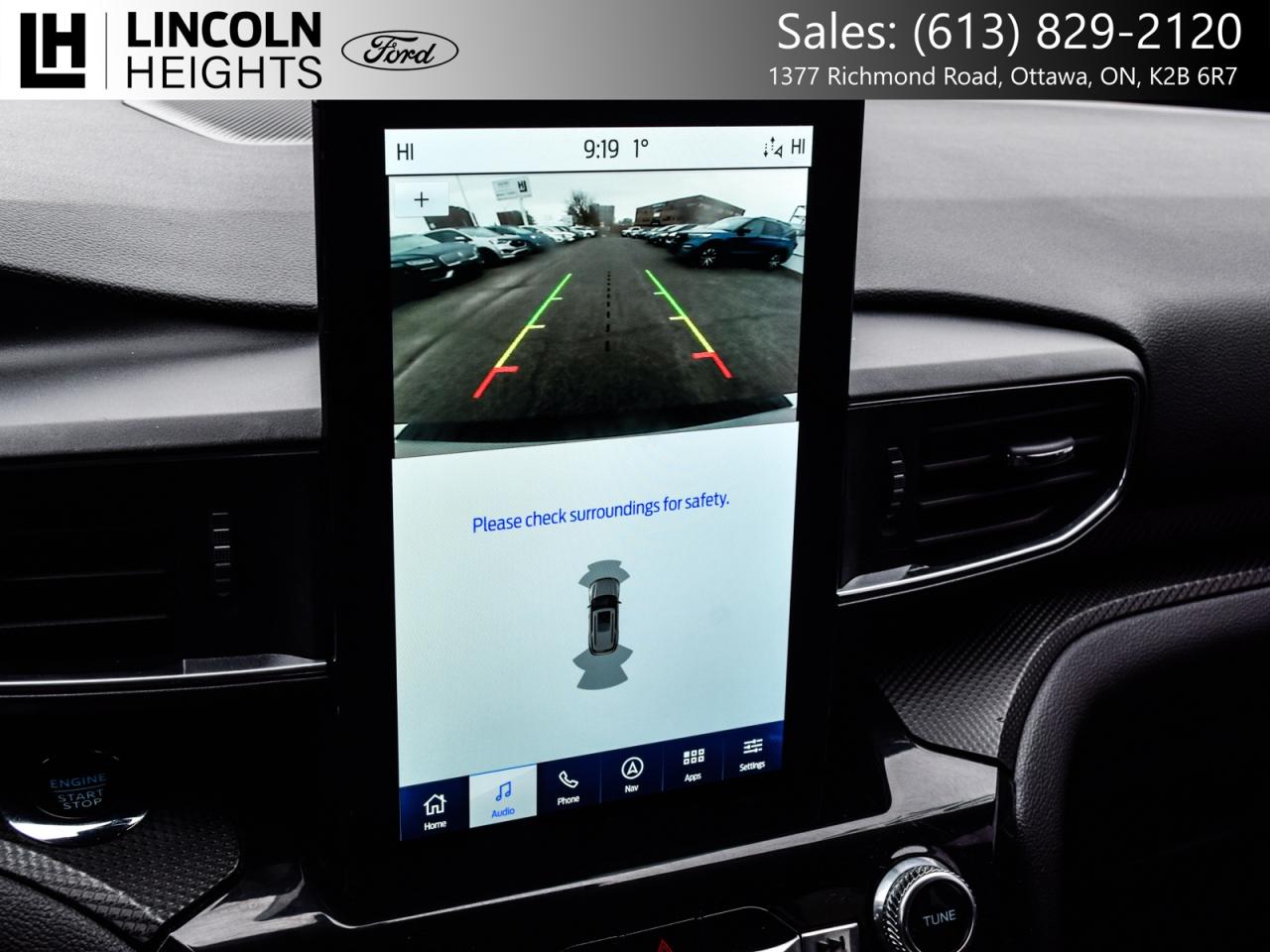 2023 Ford Explorer ST 4WD Photo