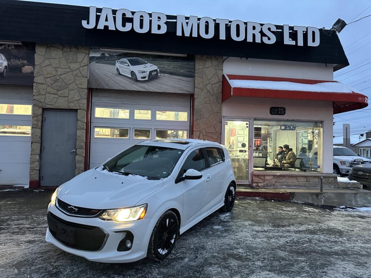 2018 Chevrolet Sonic 5dr HB Auto Premier Photo0