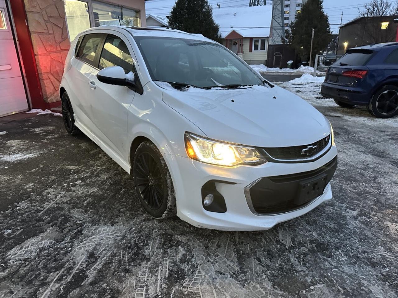 2018 Chevrolet Sonic 5dr HB Auto Premier Photo4