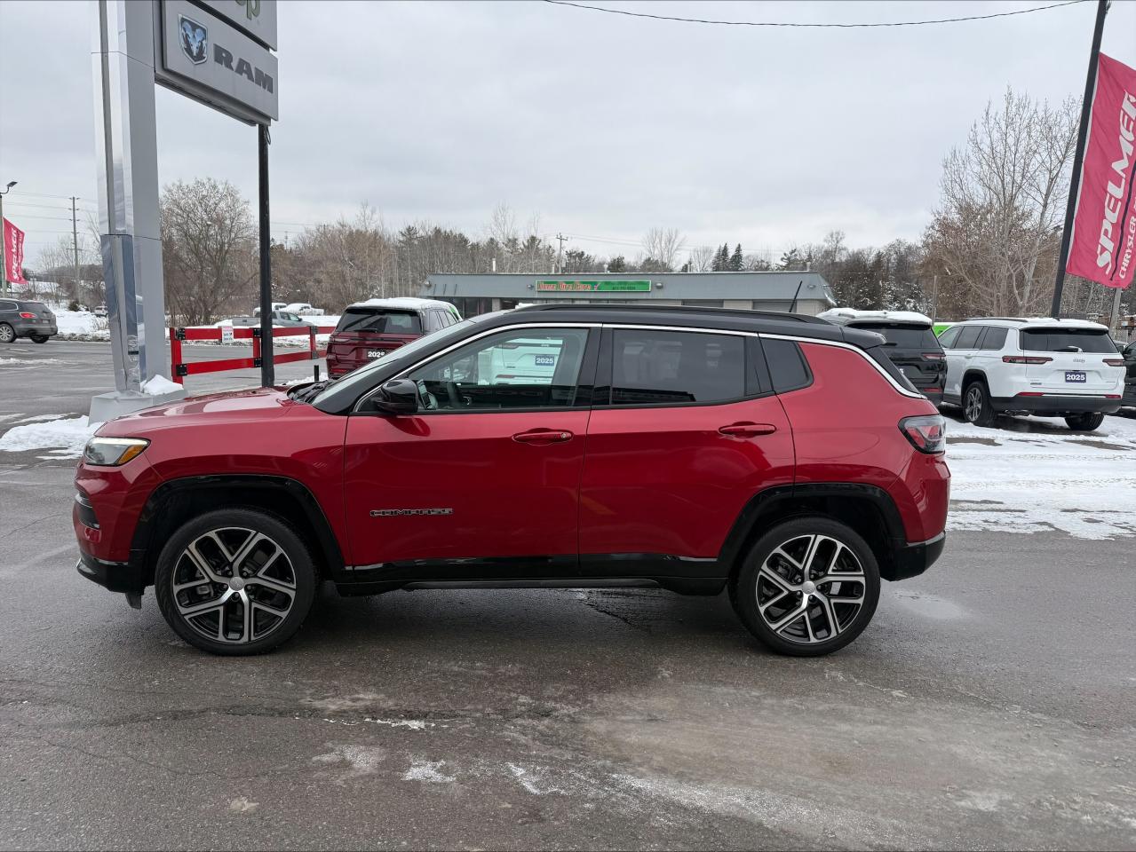 2024 Jeep Compass Limited 4x4 - Pano Sunroof - Power liftgate Photo