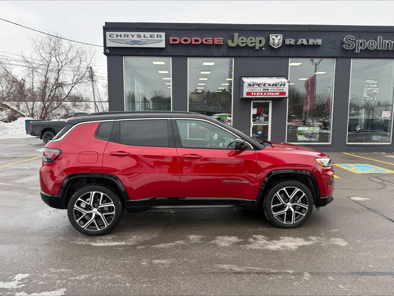 2024 Jeep Compass Limited 4x4 - Pano Sunroof - Power liftgate Photo