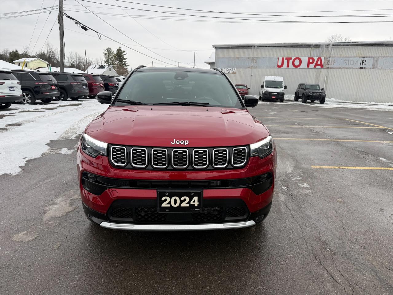 2024 Jeep Compass Limited 4x4 - Pano Sunroof - Power liftgate Photo