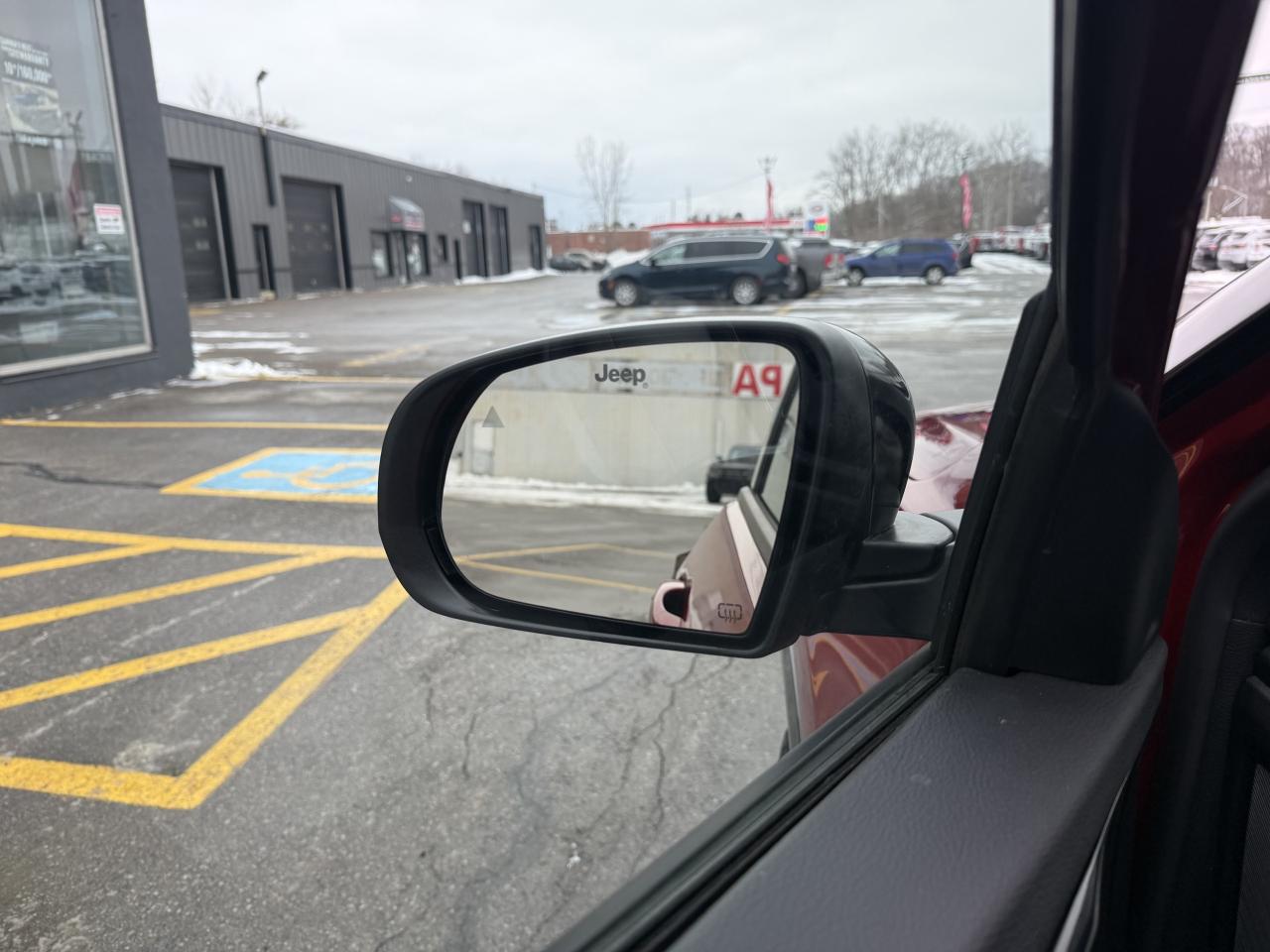 2024 Jeep Compass Limited 4x4 - Pano Sunroof - Power liftgate Photo