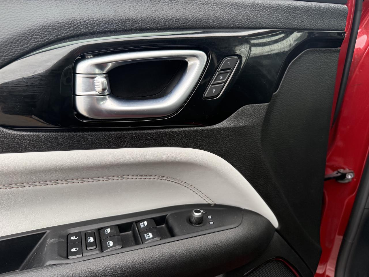 2024 Jeep Compass Limited 4x4 - Pano Sunroof - Power liftgate Photo