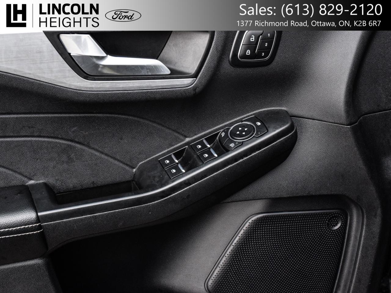 2025 Ford Escape Platinum AWD Photo