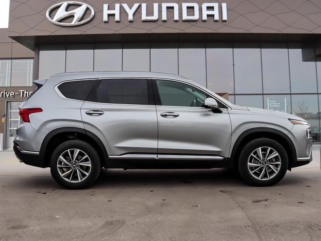 2023 Hyundai Santa Fe Preferred Photo2