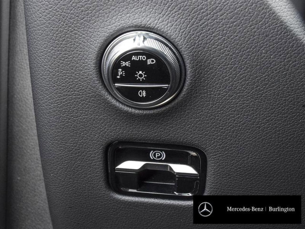 2023 Mercedes-Benz GLC GLC 300 Photo