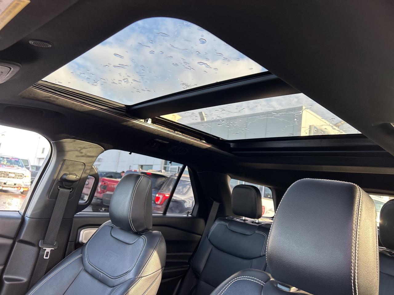 2021 Ford Explorer ST 3.0L LEATHER PANEL ROOF TECH PKG STREET PACK Photo
