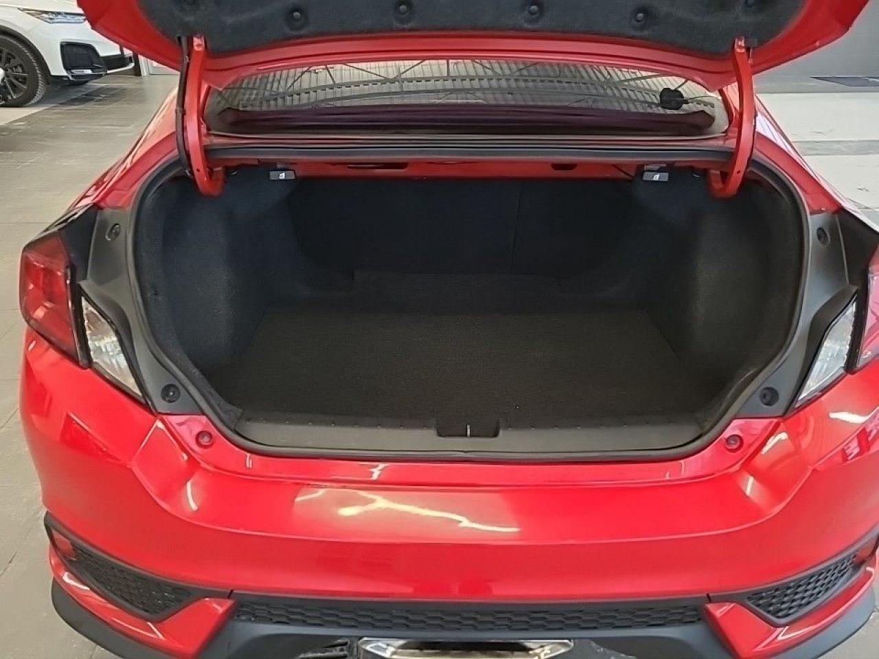 2018 Honda Civic Coupe Si Manual (RARE 6 SPEED MANUAL) Photo