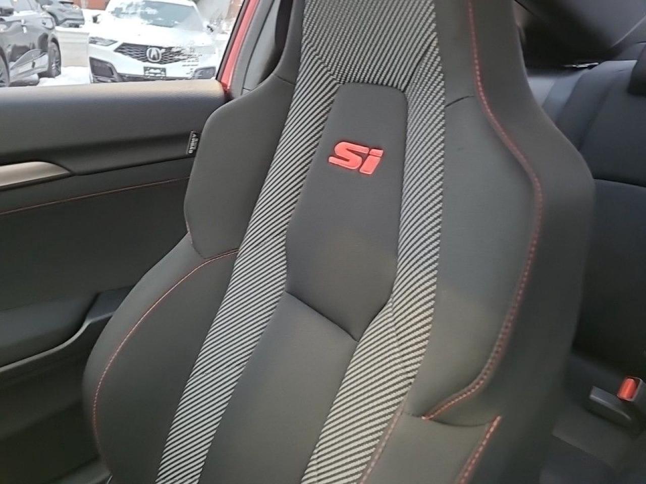 2018 Honda Civic Coupe Si Manual (RARE 6 SPEED MANUAL) Photo