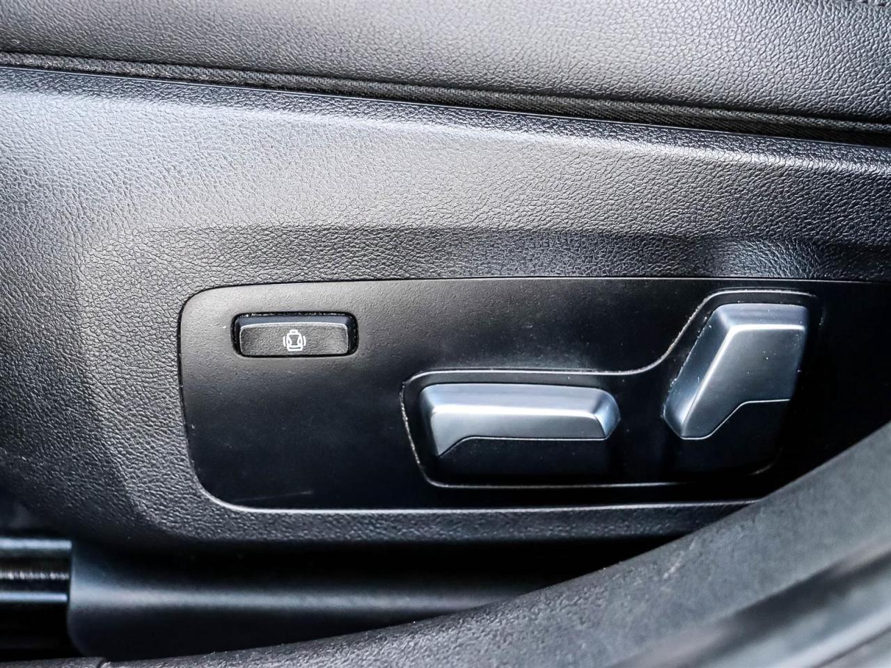 2019 BMW 3 Series 330i xDrive Photo